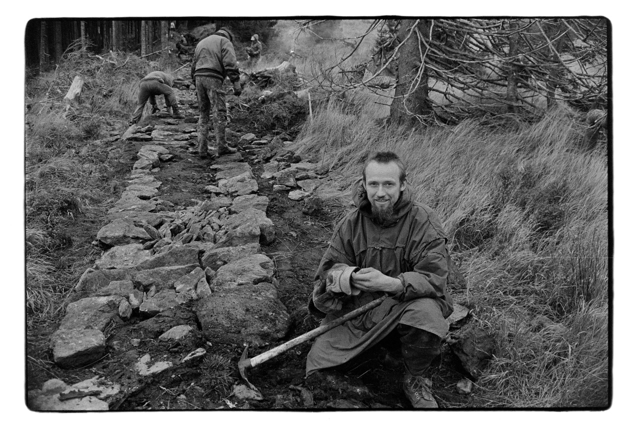 Poustevník Marek Gyaneshwarpuri, Růžohorky, Krkonoše Foto: Bohdan Holomíček (1999)