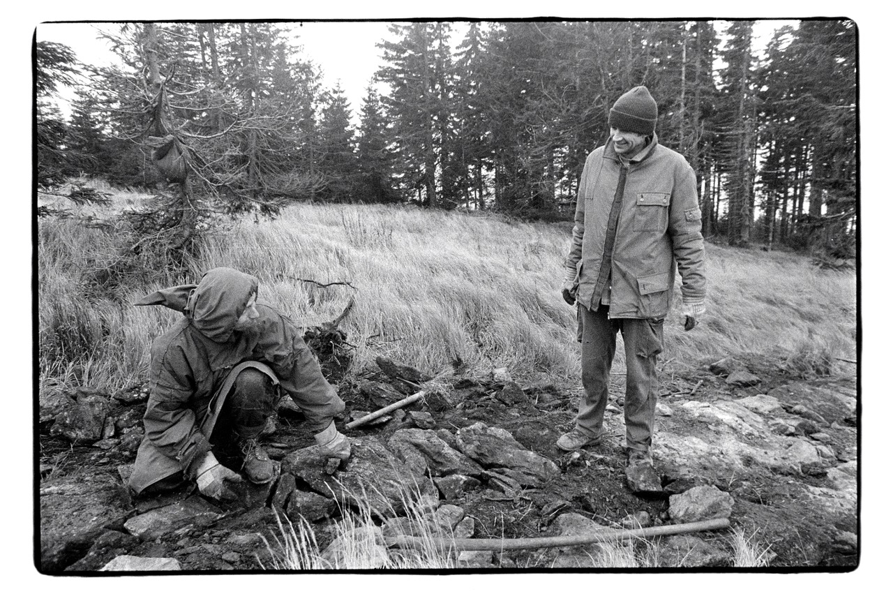 Poustevník Marek Gyaneshwarpuri, Růžohorky, Krkonoše Foto: Bohdan Holomíček (1999)