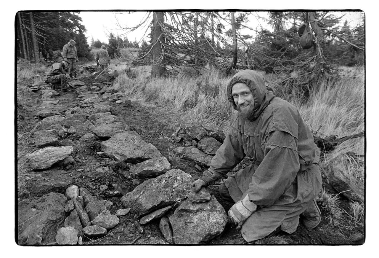 Poustevník Marek Gyaneshwarpuri, Růžohorky, Krkonoše Foto: Bohdan Holomíček (1999)