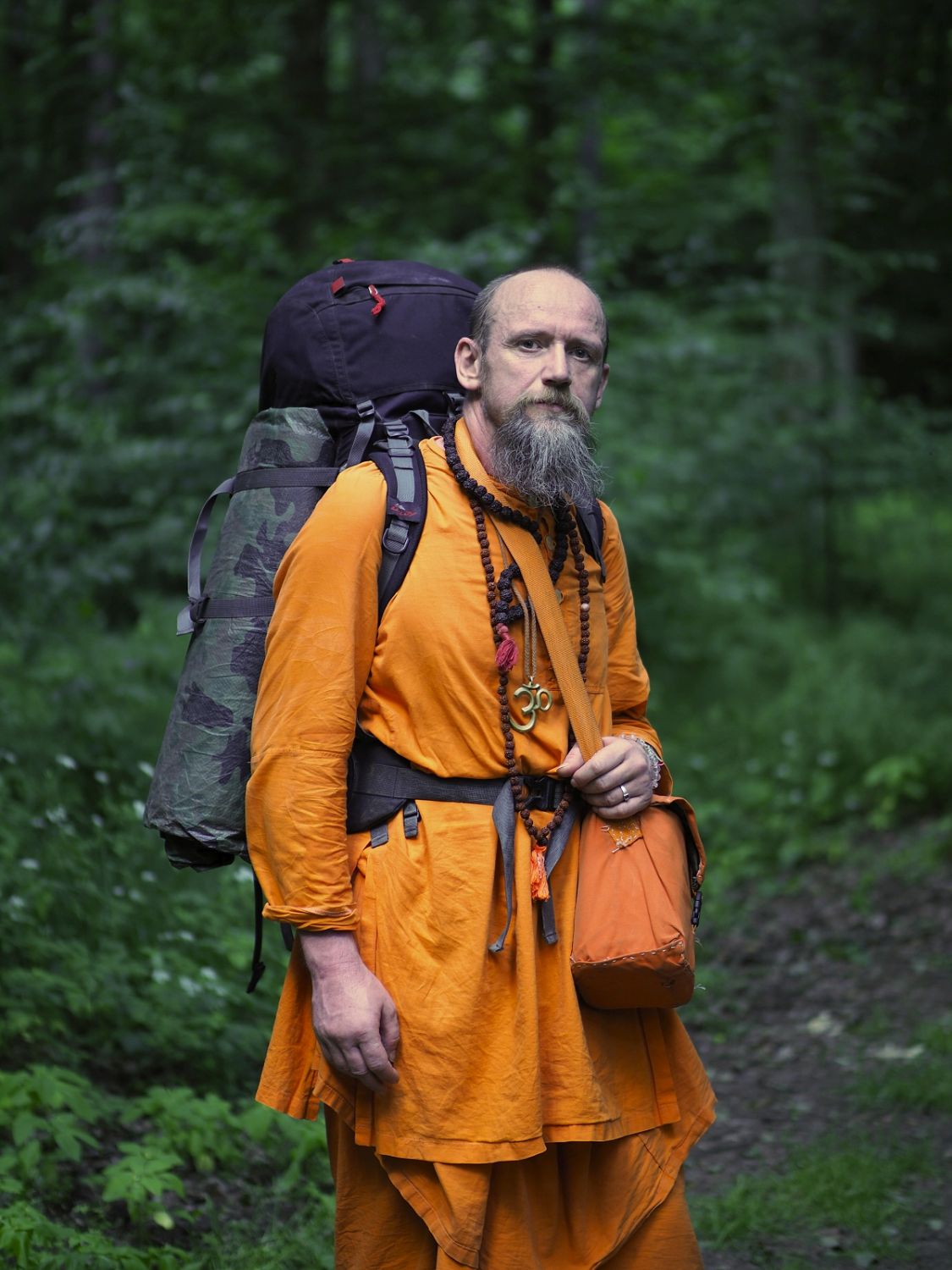 Svámí Gyaneshwarpuri - výstup na poustevnu Lesslova hora nad Křtinami. Foto: Jiří Dressler 2023.