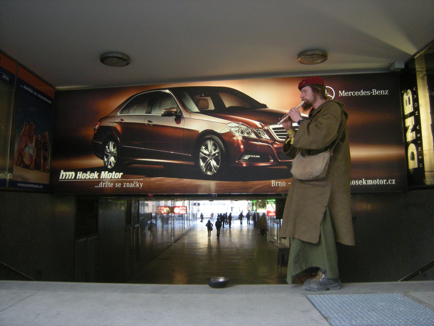 Gyaneshwarpuri - poustevník s flétnou. Brno. Foto: anonym 2010.