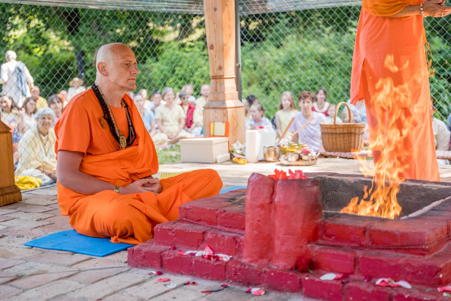  Sanjás díkša svámího Gyaneshwarpuri ve Střílkách 23.7.2021. Foto: Radim Paluš - Híra Puri.