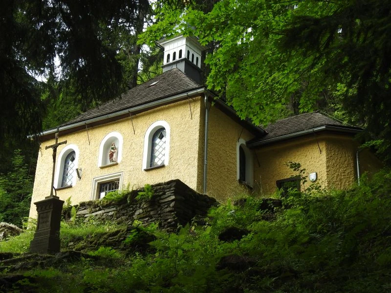 Krkonoše - kaple sv. Anny na Staré hoře.   Foto: Marek Gyaneshwarpuri 2019.