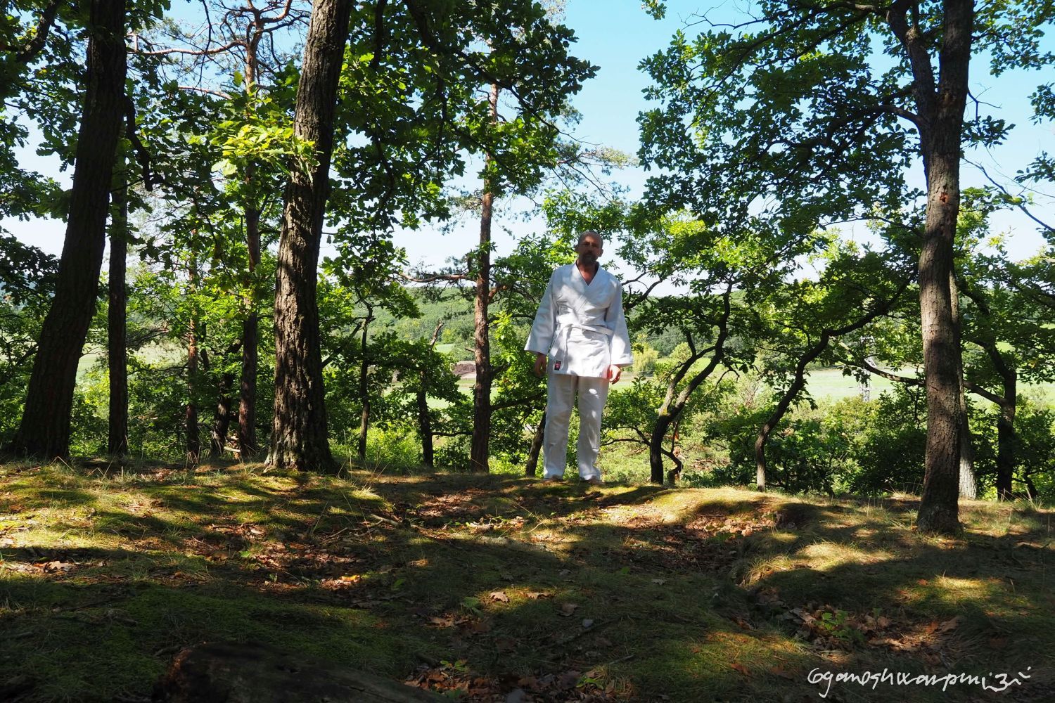 Hradisko u Bosonoh - začal jsem cvičit aikido, Svámí Gyaneshwarpuri, samospoušť 2022.