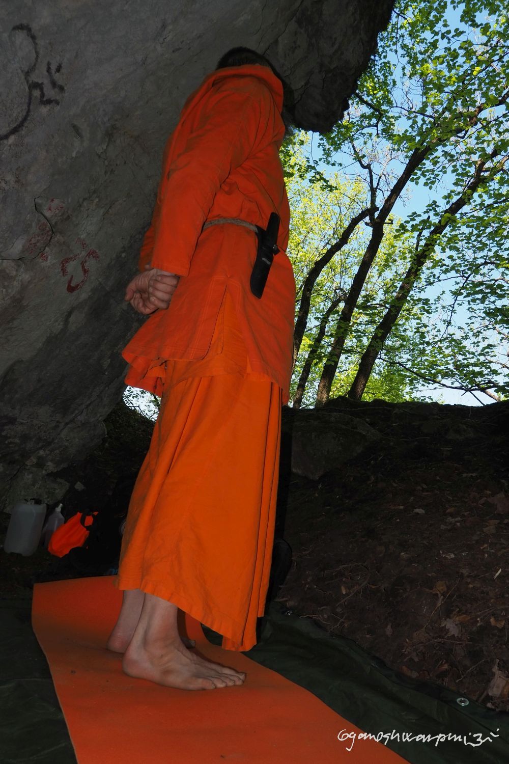 Slezákova díra - Záhrobní v Údolí Říčky. Foto: Svámí Gyaneshwarpuri, samospoušť 2023.