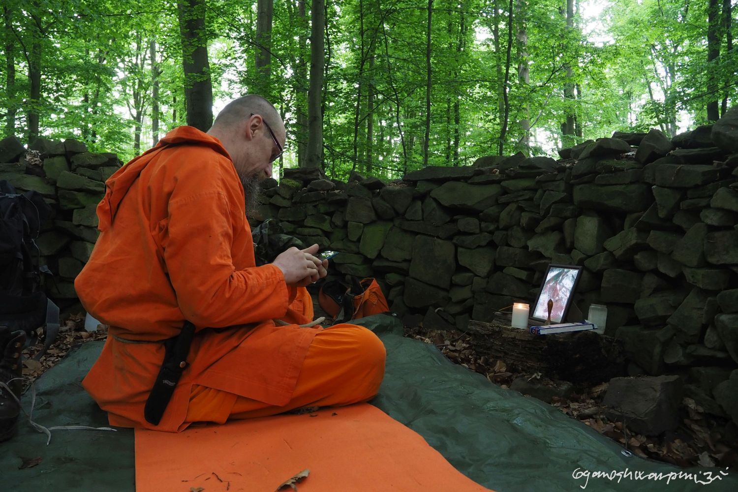 Poustevna Lesslova hora nad Křtinami. Foto: Svámí Gyaneshwarpuri, samospoušť 2023.