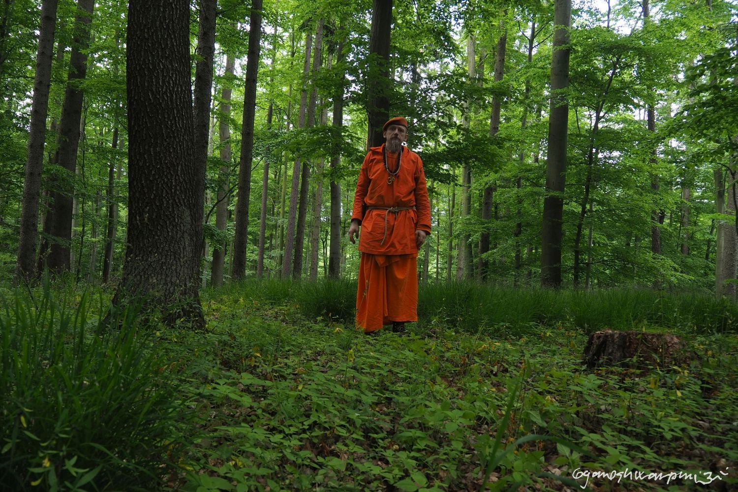Poustevna Lesslova hora nad Křtinami. Foto: Svámí Gyaneshwarpuri, samospoušť 2023.