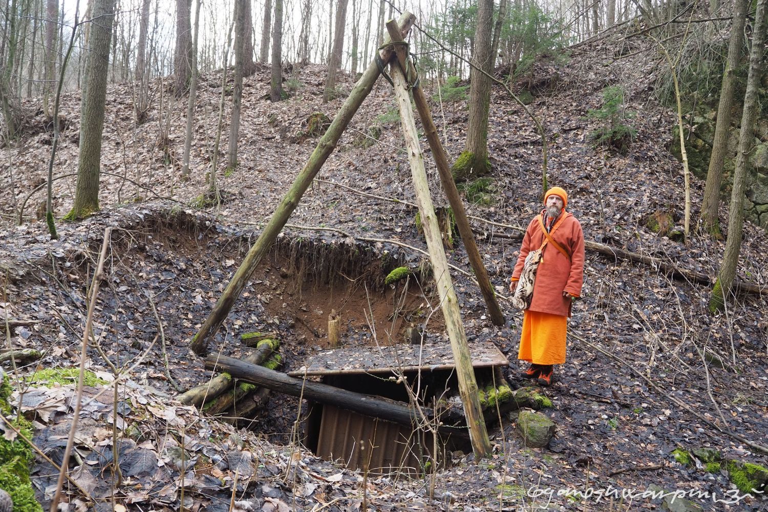 Říčankova skála nad Hostěnickým propadáním II (2024).