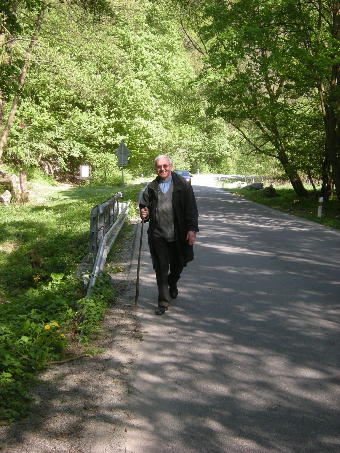 P. Jan Peňáz, setkání v Křtinském údolí u Býčí skály Foto: Marek P. Gyaneshwarpuri (2009).