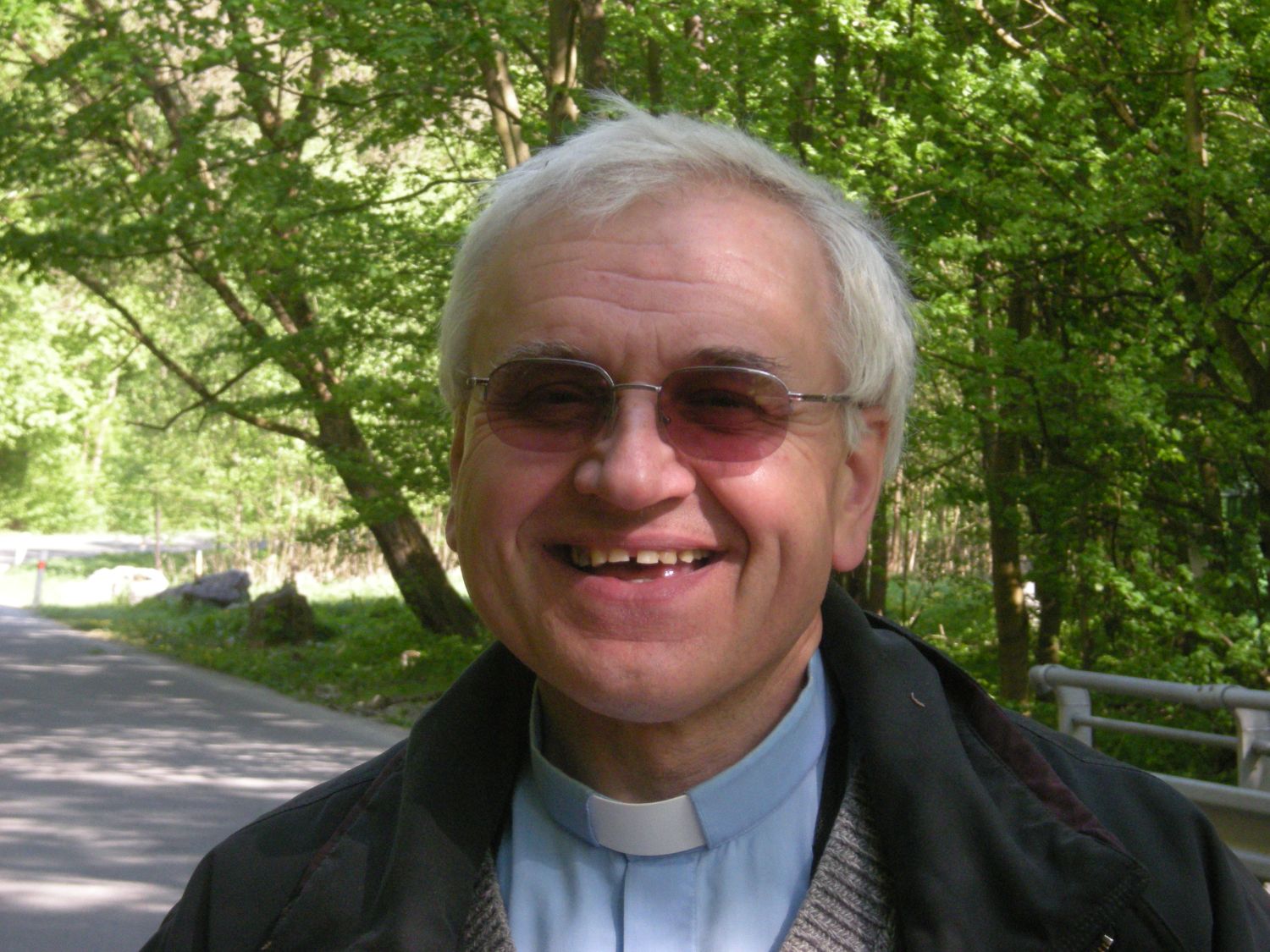 P. Jan Peňáz, setkání v Křtinském údolí u Býčí skály Foto: Marek P. Gyaneshwarpuri (2009).