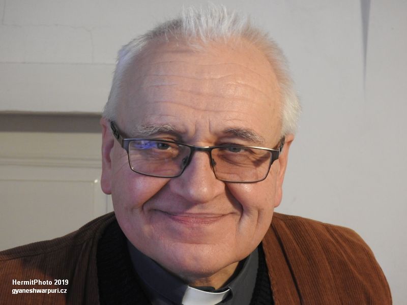 Mons. Jan Peňáz na faře Nové Veselí v roce 2019. Foto: Svámí Gyaneshwarpuri 2019.