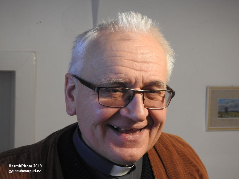 Mons. Jan Peňáz na faře Nové Veselí v roce 2019. Foto: Svámí Gyaneshwarpuri 2019.
