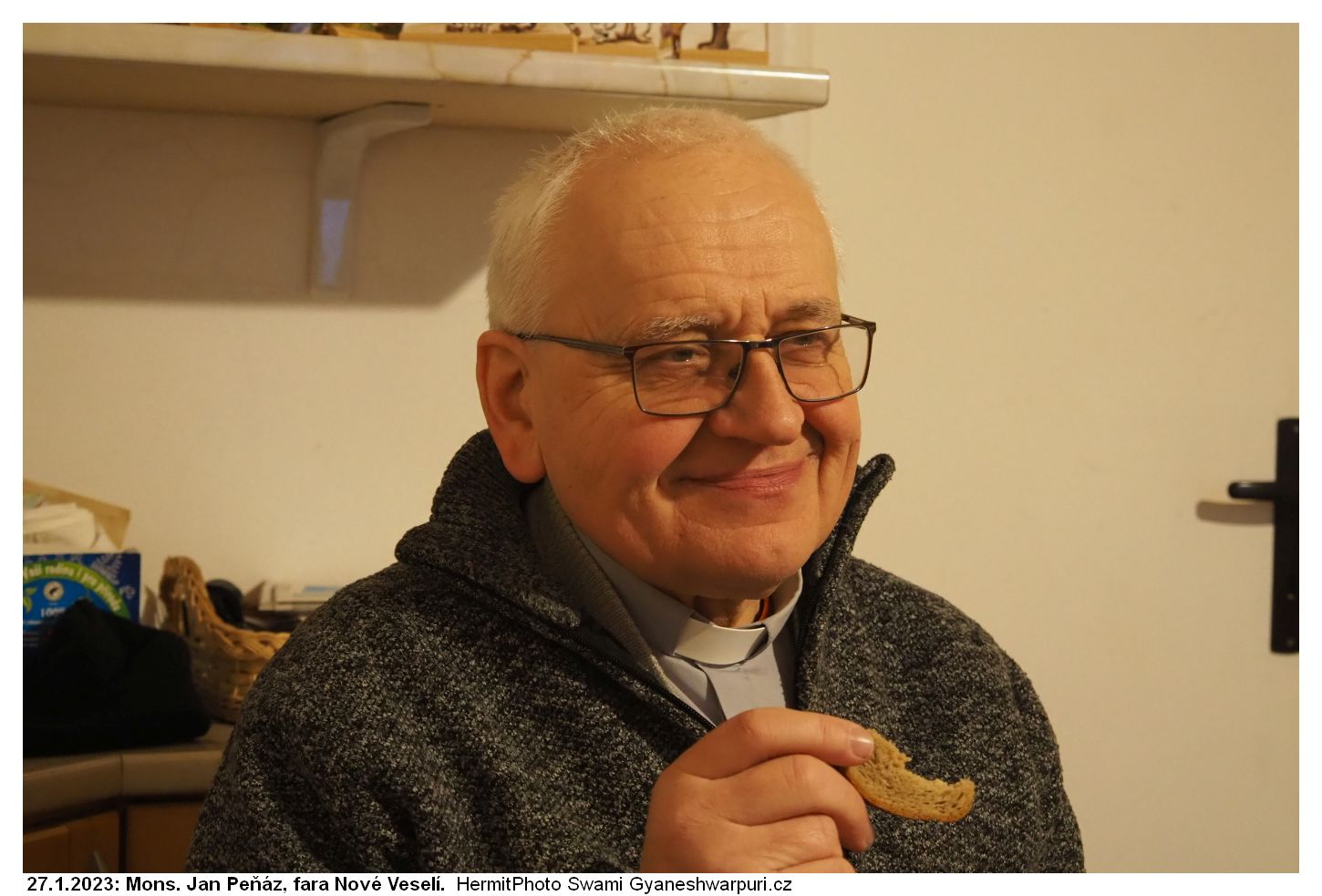 Mons. Jan Peňáz na faře Nové Veselí v roce 2023. Foto: Svámí Gyaneshwarpuri 2023.