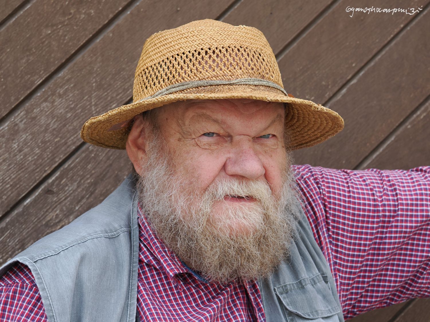 Doc. Martin Oliva ve svém legendárním klouboučku (2025).  Foto: Svámí Gyaneshwarpuri.