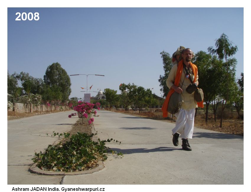 Ášram Jadan v Indii.  Foto: Marek Gyaneshwarpuri, samospoušť 2008.