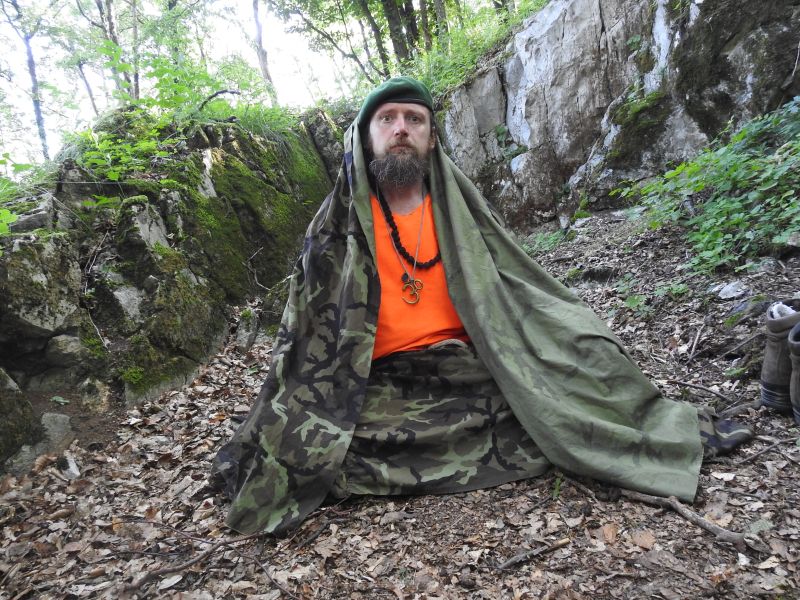 Poustevna Močová na Habrůvecké plošině - meditace ve smyslu splynutí s Tao. Foto: Marek Gyaneshwarpuri, samospoušť 2019.