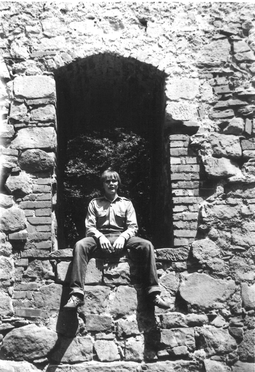 Marek Šenkyřík na hradě Cimburk u Koryčan v roce 1982.